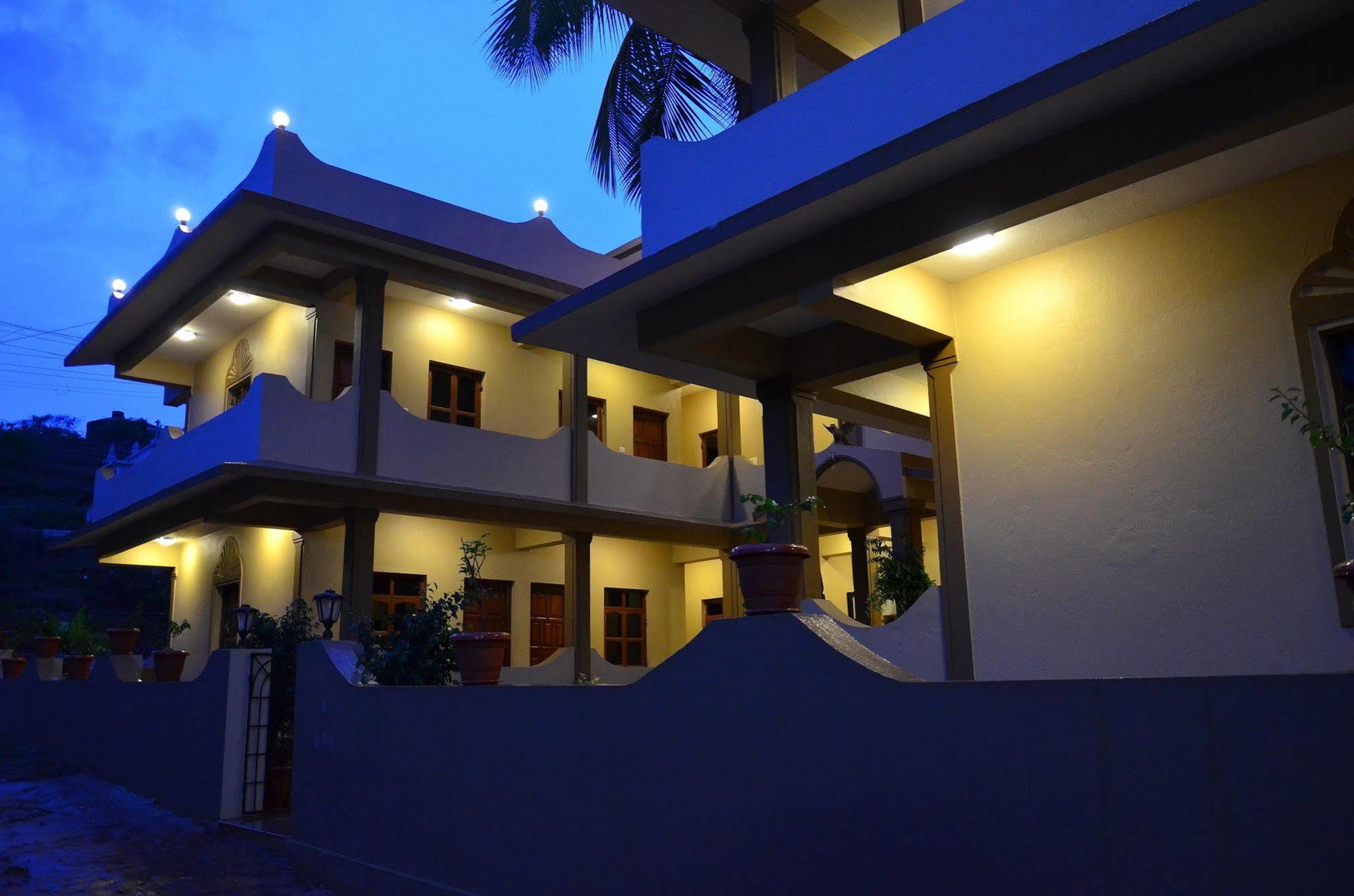 Hotel Garima Of Mandrem Esterno foto